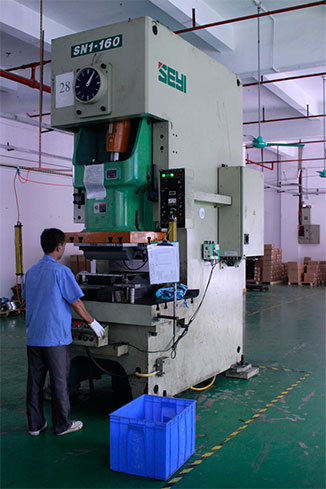 160噸氣動(dòng)沖床